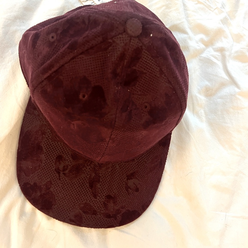 Lululemon Athletics Velvet hat